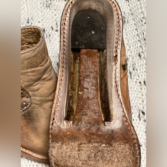 BED STU COUNTESS Cobblestone Series, Tan Rustic, Size 39
Leather Luxury Feminine - Picture 6 of 11